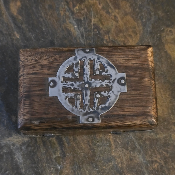 Mystical Wooden Pendulum Board & Pendulum Perfect For Halloween - Picture 5 of 5